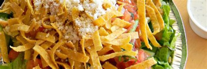 Are Costa Vida salads healthy?