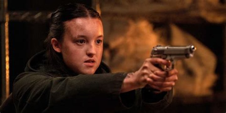 Bella Ramsey as Ellie looking scared in The Last of Us season 1