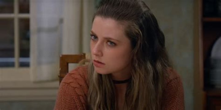 Blaire looking confused in Ted