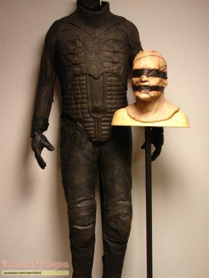 Bound II Cenobite Hellraiser: Deader
