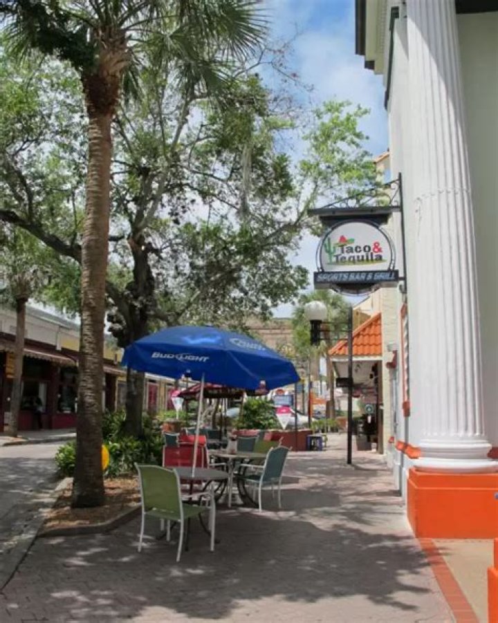 Cocoa Village Florida Pub Americana