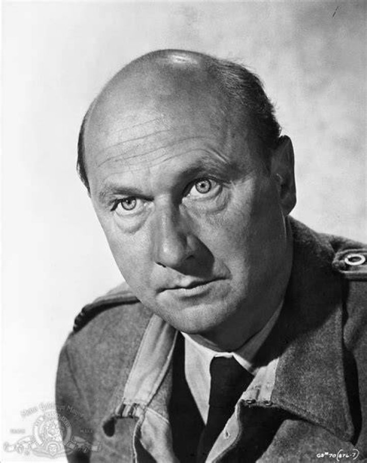Donald Pleasance's Blofeld with his cat sitting on a chair in You Only Live Twice