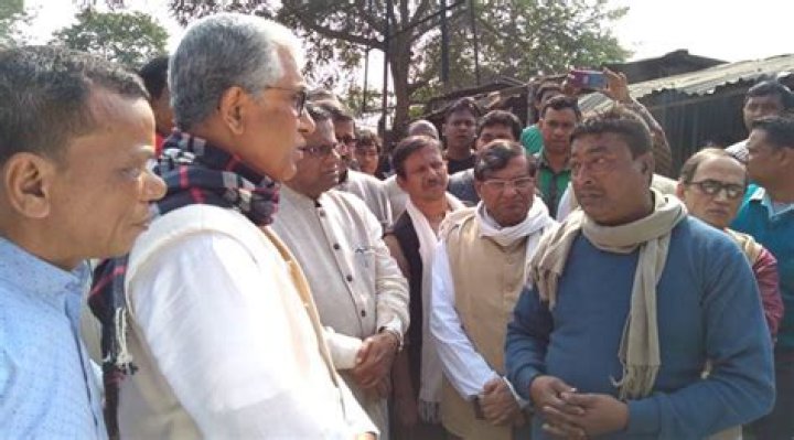 Former CM Manik Sarkar visited TMC Hospital, met injured Party leader