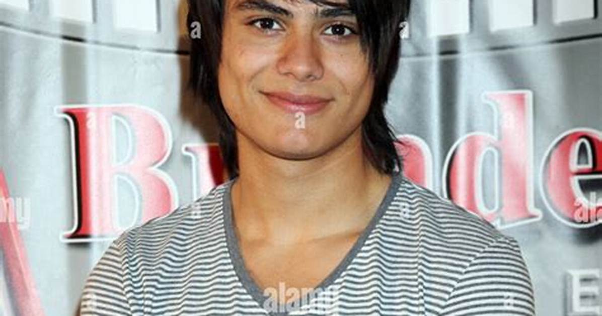 Kiowa Gordon: the Rising Star in Hollywood