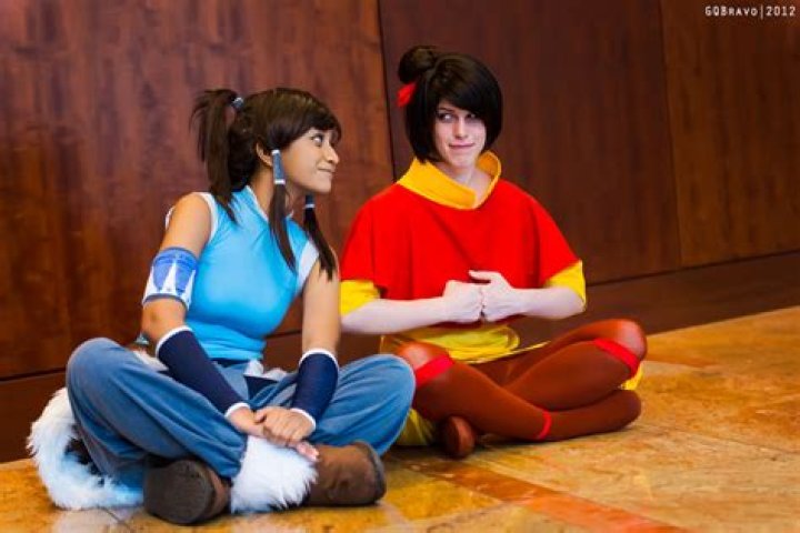 Korra and Jinora Meditate into the Spirit World and Korra Enters the Avatar State