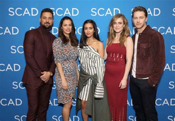 Manifest cast