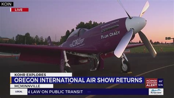 Oregon International Air Show takes to the skies in McMinnville