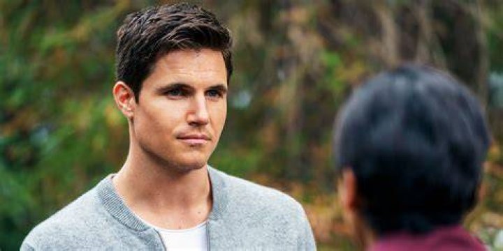 Robbie Amell as Nathan Brown Looking Incredulous in Upload Season 3