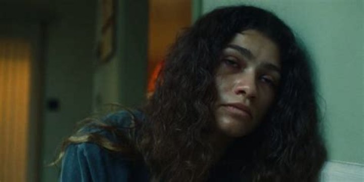 Rue in withdrawal in Euphoria season 2