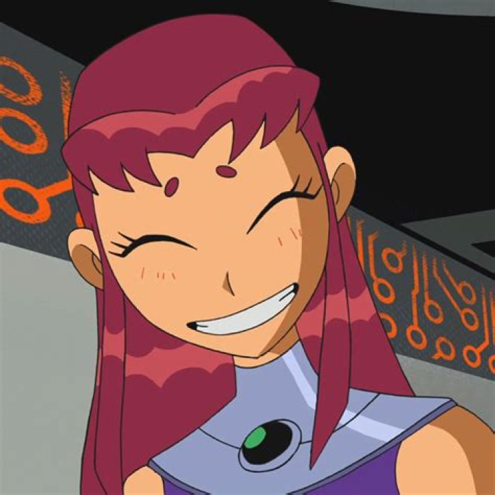 Starfire smiling in Teen Titans.