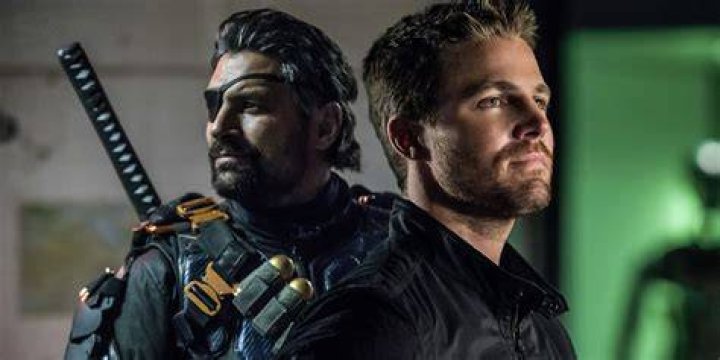 Stephen Amell Green arrow Manu Bennet DeathStroke