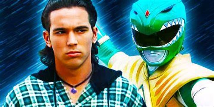 Tommy Oliver as evil Green Ranger fighting the Red Ranger in Mighty Morphin