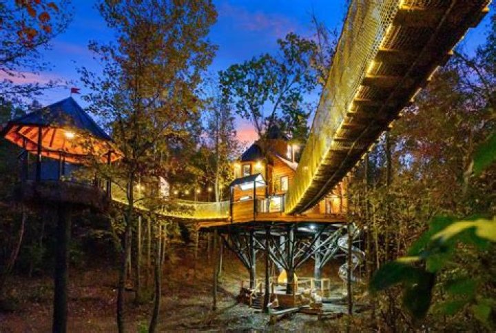 Treetopia Treehouse Beavers Bend Cabin Country